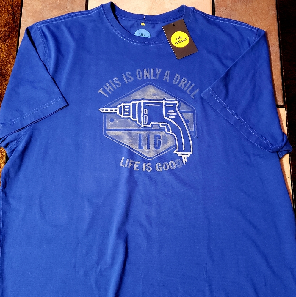 Mens Life is good t shirt nwt